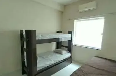 Casa com 3 quartos para alugar na rua das rosas, 80, parque turístico, peruíbe por r$ 2.500 por dia