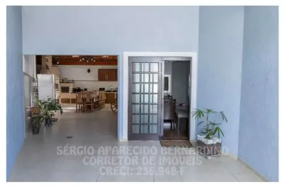 Sobrado para Venda em Jacareí, Vila Formosa, 3 dormitórios, 1 suíte, 1 banheiro, 2 vagas