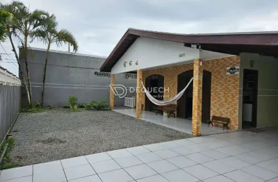 Casa com 4 quartos à venda na avenida rio grande do sul, 1631, coroados, guaratuba, 184 m2 por r$ 959.000