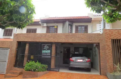 Casa com 3 quartos à venda no Centro, Cascavel 