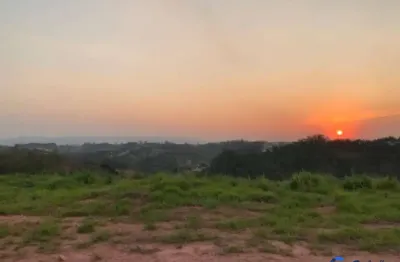 Terreno à venda em condomínio fechado no Bairro Caxambu em Jundiaí - SP