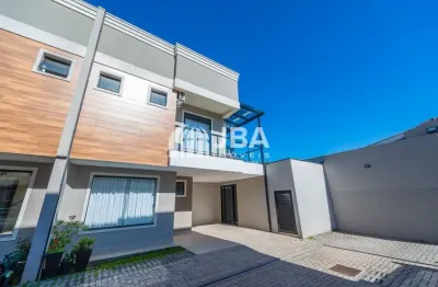Triplex em condomínio, com spa e área gourmet, energia solar