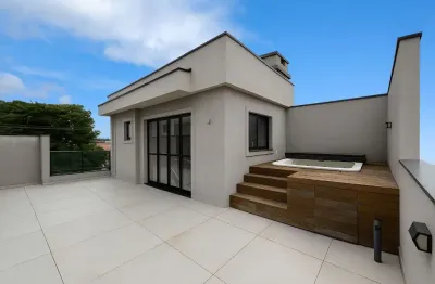 Sobrado com ótimo acabamento com terraço mais jacuzzi , movéis planejados na cozinha e quartos.