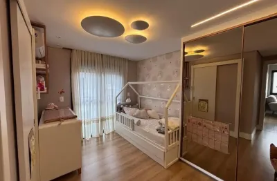 Sobrado com ótimo acabamento com terraço mais jacuzzi , movéis planejados na cozinha e quartos.