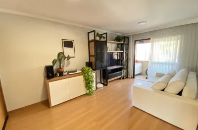 Amplo apartamento  ensolarado com churrasqueira no coração de curitiba