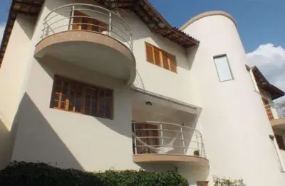 Casa para venda em atibaia, vila santista, 4 dormitórios, 4 suítes, 5 banheiros, 7 vagas