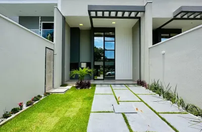 Lagoa redonda. linda casa plana com fachada moderna e pé direito alto.