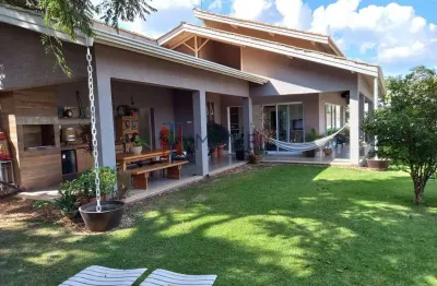 Casa com 3 dormitórios à venda, 213 m² por R$ 1.900.000,00 - Condominio Parque das Garças I - Atiba