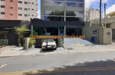 Prédio para alugar na Rua Pio XI, Alto de Pinheiros, São Paulo