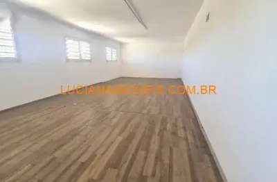 Predio comercial de 486 m² no alto da lapa com 3 pisos
