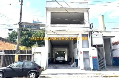 Galpão de 300 m² em 2 pavimentos de 150 m² com entrada para 2 ruas