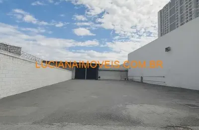 Galpão de 800 m² + 600 m² de patio na lapa de baixo com pe direito 6 m.