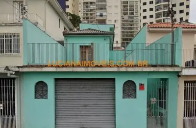 Sobrado de 180 m² para reforma com mais 3 casas pequenas no quintal