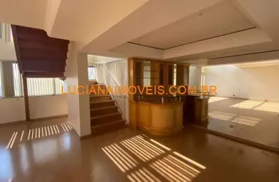 Cobertura duplex para venda possui 310 metros quadrados com 4 quartos