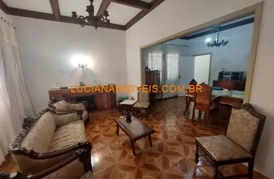 Sobrado de 394 m² em terreno de 835 m² com 5 dormitorios