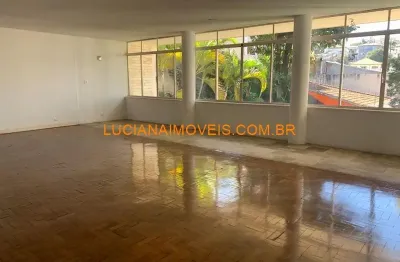 Casa com 4 quartos à venda na Rua Ubatuba, Pacaembu, São Paulo