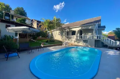 Casa com 3 quartos à venda na joão brussius, 1060, sagrada família, taquara, 240 m2 por r$ 1.007.900