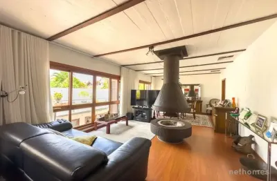 Casa com 3 quartos à venda na rua engenheiro ildefonso simões lopes, 215, três figueiras, porto alegre, 290 m2 por r$ 3.100.000