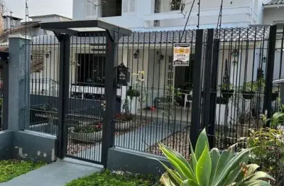 Casa com 4 quartos à venda na rua júlio adams, 970, guarani, novo hamburgo por r$ 1.165.000