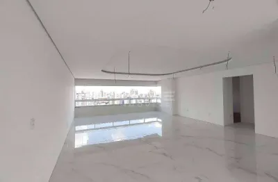 Apartamento alto padrão a venda com 02 suítes amplas,são 190 m² de área privativa no coração do bairro jardim.