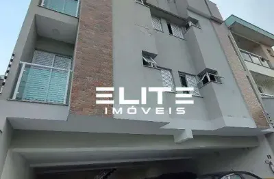 Linda cobertura totalmente mobilada localização privilegiada.