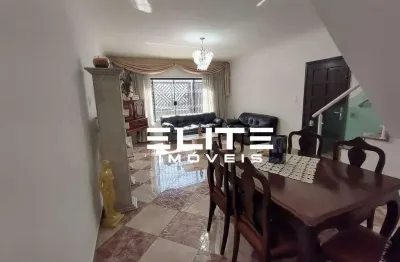 Sobrado residencial com 03 dormitórios, quintal amplo com um lindo espaço gourmet e 08 vagas de garagem.