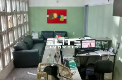 Prédio Comercial à venda, com 280 m² de área útil, localização privilegiada em frente ao INSS, ideal para escritórios de advocácia.