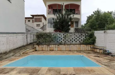 Sobrado à venda na vila oliveira em mogi das cruzes sendo 600m² de terreno com piscina