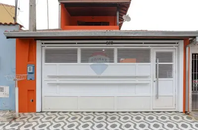 Casa com 3 quartos à venda na Rua Gato Cinzento, Vila Urupês, Suzano