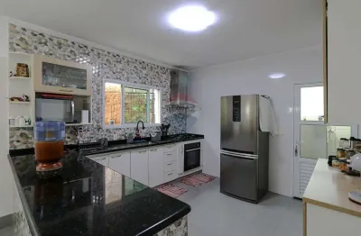 Sobrado à venda no jardim planalto com 4 dormitórios, quintal amplo e ótima localização em mogi das cruzes