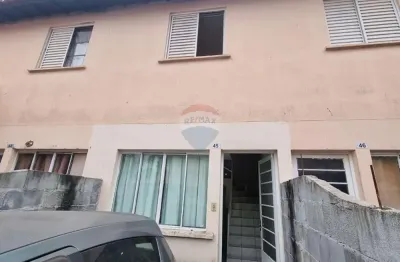 Casa em condomínio com 2 dormitórios no jardim são pedro