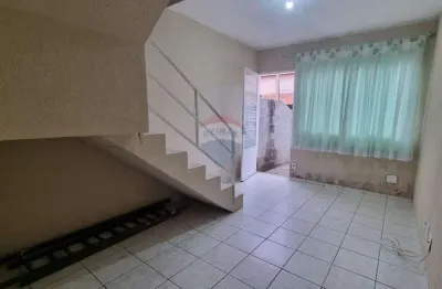 Casa em condomínio com 2 dormitórios no jardim são pedro