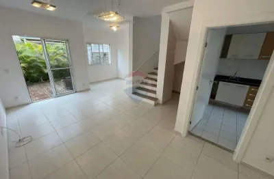 Sobrado em condomínio para locação com 110 m², três dormitórios e uma suíte, no villa das flores residencial rosas, na vila mogilar - mogi das cruzes
