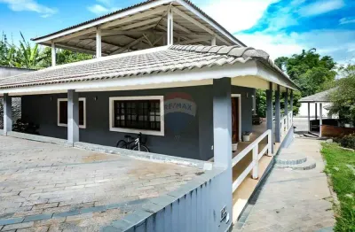 Casa com 4 quartos para alugar na Rua Dom Pedro I, 380, Vila Júlia, Poá