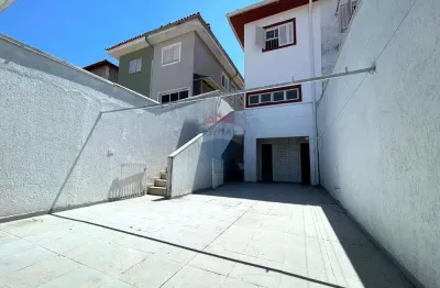 Sobrado com 3 dormitórios sendo 1 suíte e quintal espaçoso com área gourmet para a venda no alto ipiranga em mogi das cruzes/ sp