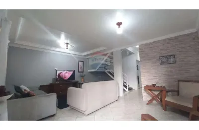 Locação: sobrado com 03 dormitórios sendo 01 suíte no bairro caputera em mogi das cruzes/sp.