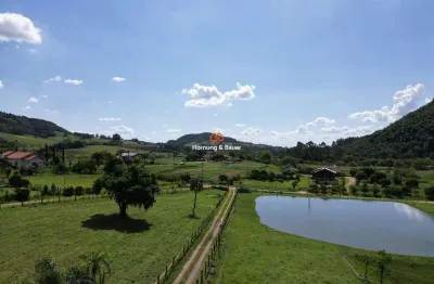 Sítio encantador  com 4 hectares de área  e um cenário perfeito em lomba grande - com piscina e açudes.