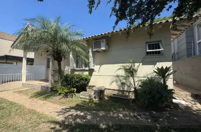 Casa com Piscina em Rondônia, Novo Hamburgo - Suíte Master, Churrasqueira e Árvores Frutíferas