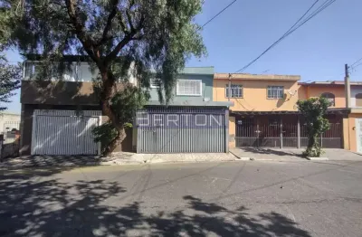 Vende-se sobrado com 03 dormitórios, 02 suites, 02 vagas em vila santa luzia taboão são bernardo do campo