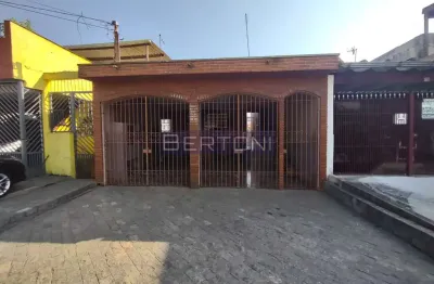 Vende-se casa com 04 dormitórios, 02 vagas de garagem em taboão diadema