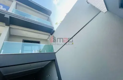 Sobrado moderno e iluminado à venda ? 3 suítes amplas, 4 vagas