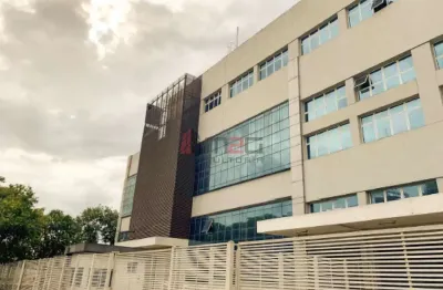 Prédio monousuário com galpão integrado para locação na água branca