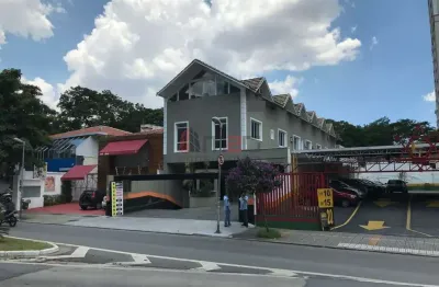 Prédio comercial com 16 salas e 10 vagas para locação em pinheiros