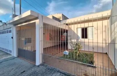 Casa térrea com 2 dormitórios e 2 vagas para venda na vila ipojuca