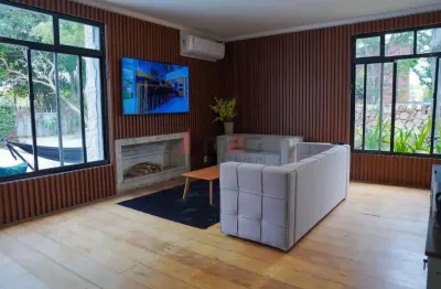 Casa com 5 quartos para alugar em Alto de Pinheiros, São Paulo 