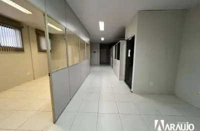 Casa comercial com 8 salas para alugar na Rua Imaruí, 180, São Judas, Itajaí