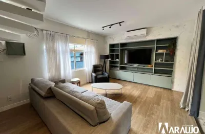 Casa comercial com 2 salas para alugar na Rua Austergilio Angelino, 294, São João, Itajaí