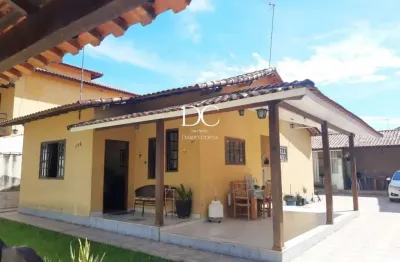 Casa com 3 quartos à venda na rua irineu ferreira pinto, 374, ponta grossa, maricá por r$ 725.000