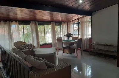 Casa com 6 quartos à venda na rua roma, 222, piratininga, niterói por r$ 1.390.000