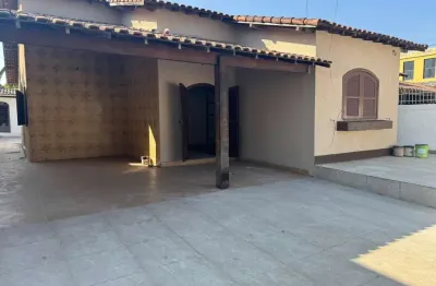 Casa com 3 quartos à venda na rua antônio carlos guedes, 46, centro (manilha), itaboraí por r$ 410.000